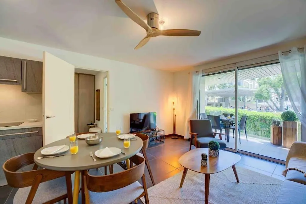 Apartment Stylish 1Bdr Apt W/Huge Balcony/Shared Roof Pool Cannes France