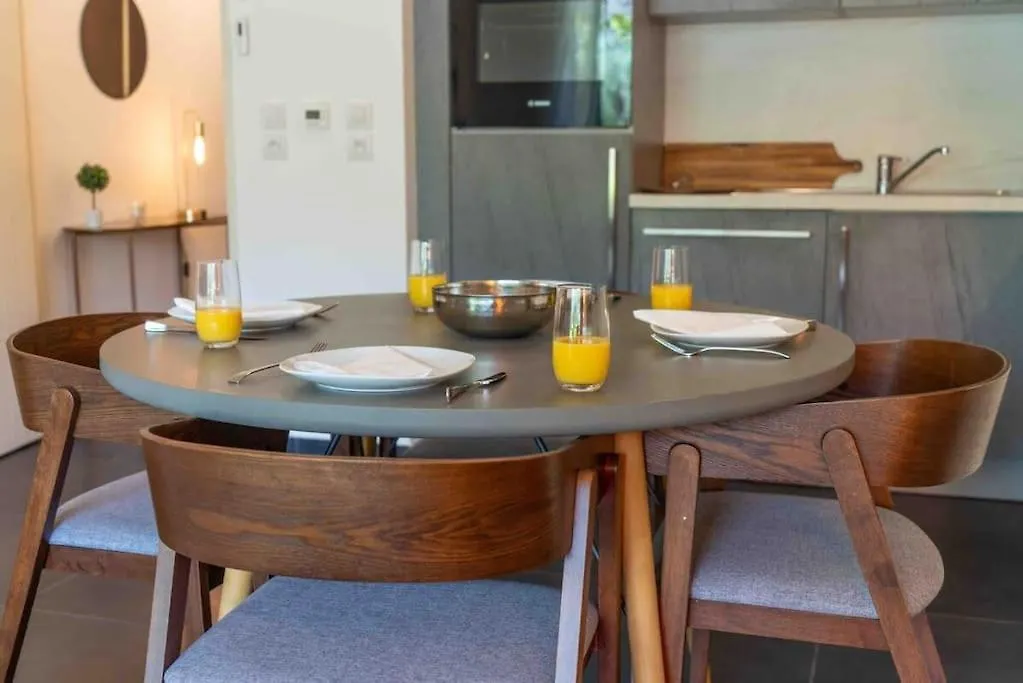 Stylish 1Bdr Apt W/Huge Balcony/Shared Roof Pool Канны Апартаменты