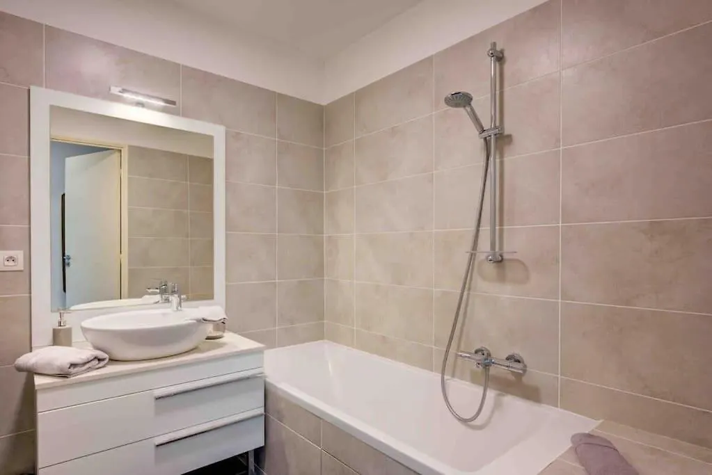 Stylish 1Bdr Apt W/Huge Balcony/Shared Roof Pool Канны 0*,  Франция